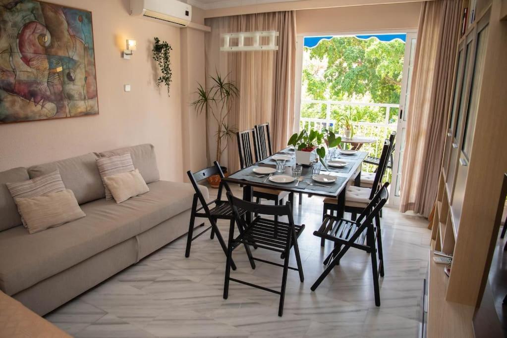 Piso Con Jardin Apartment Malaga Exterior photo