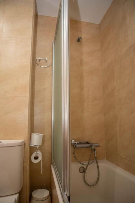 Piso Con Jardin Apartment Malaga Exterior photo