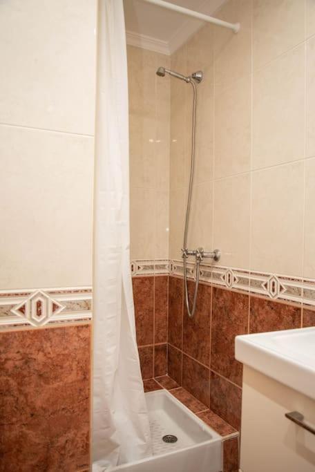 Piso Con Jardin Apartment Malaga Exterior photo