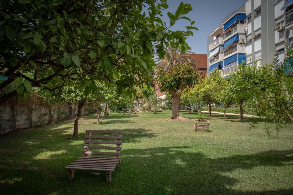Piso Con Jardin Apartment Malaga Exterior photo