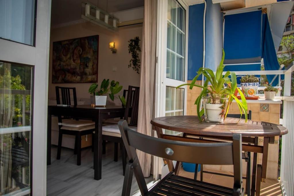 Piso Con Jardin Apartment Malaga Exterior photo