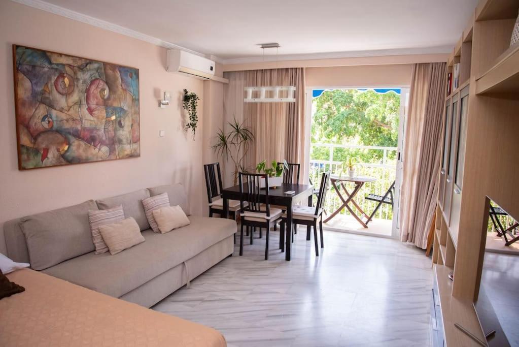 Piso Con Jardin Apartment Malaga Exterior photo