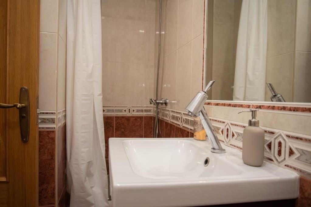 Piso Con Jardin Apartment Malaga Exterior photo