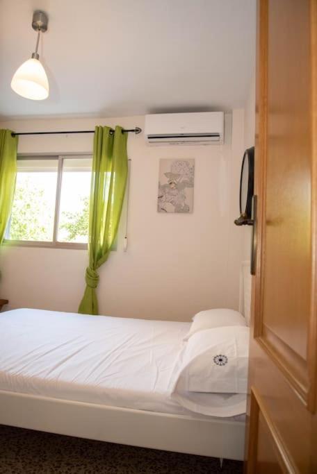 Piso Con Jardin Apartment Malaga Exterior photo