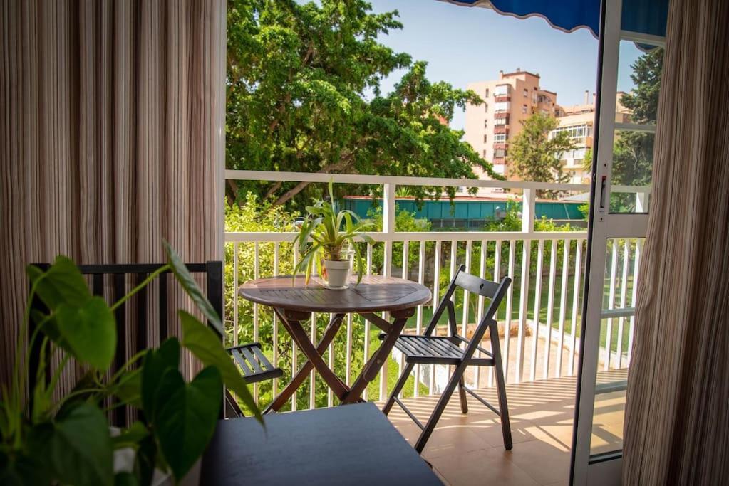 Piso Con Jardin Apartment Malaga Exterior photo