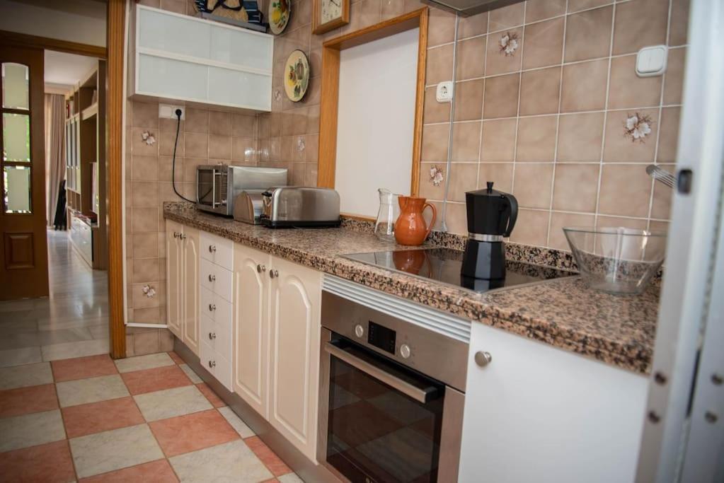 Piso Con Jardin Apartment Malaga Exterior photo