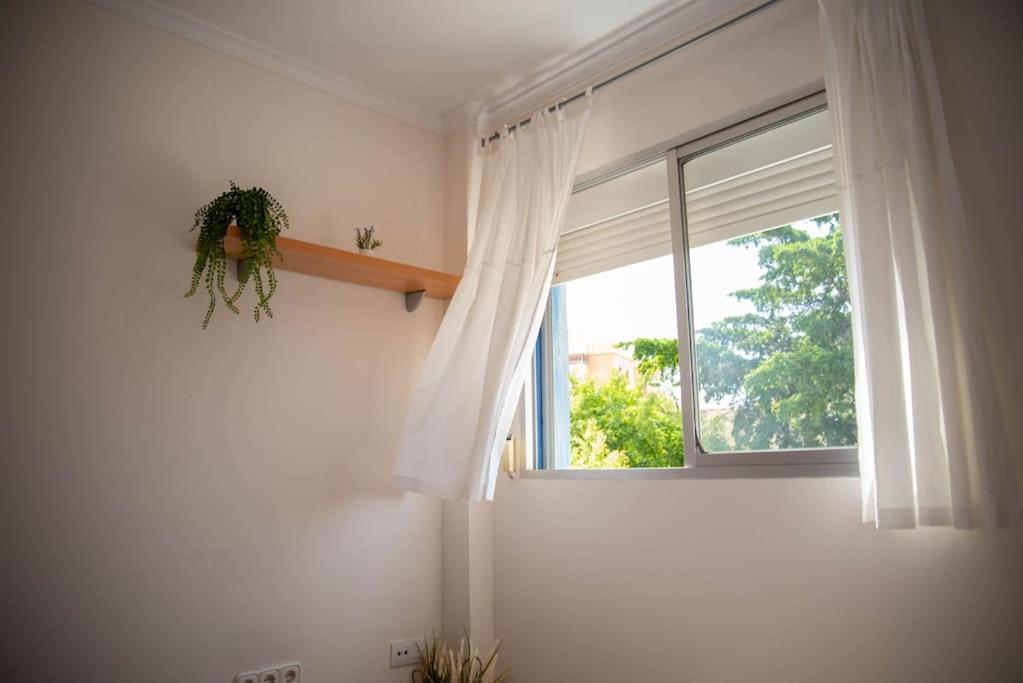 Piso Con Jardin Apartment Malaga Exterior photo