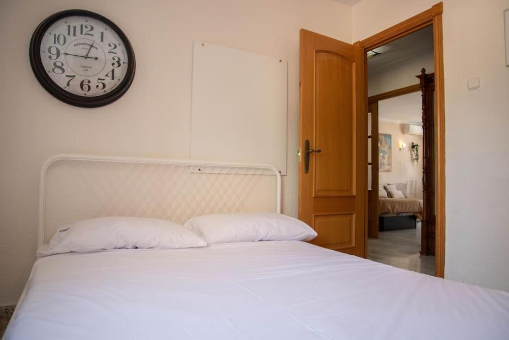 Piso Con Jardin Apartment Malaga Exterior photo